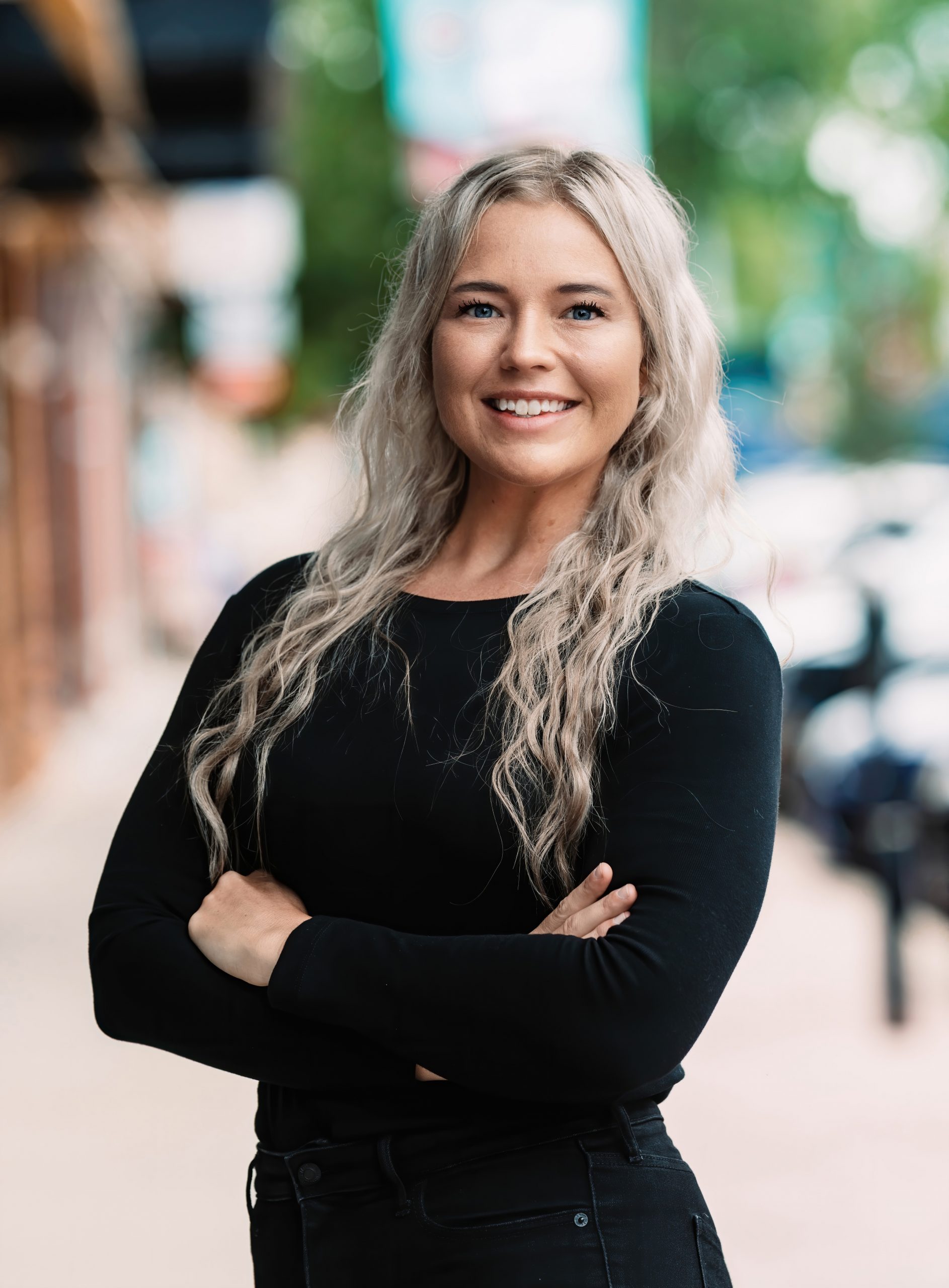 Alyssa Fabulous: Leading With Authenticity - ed383i5